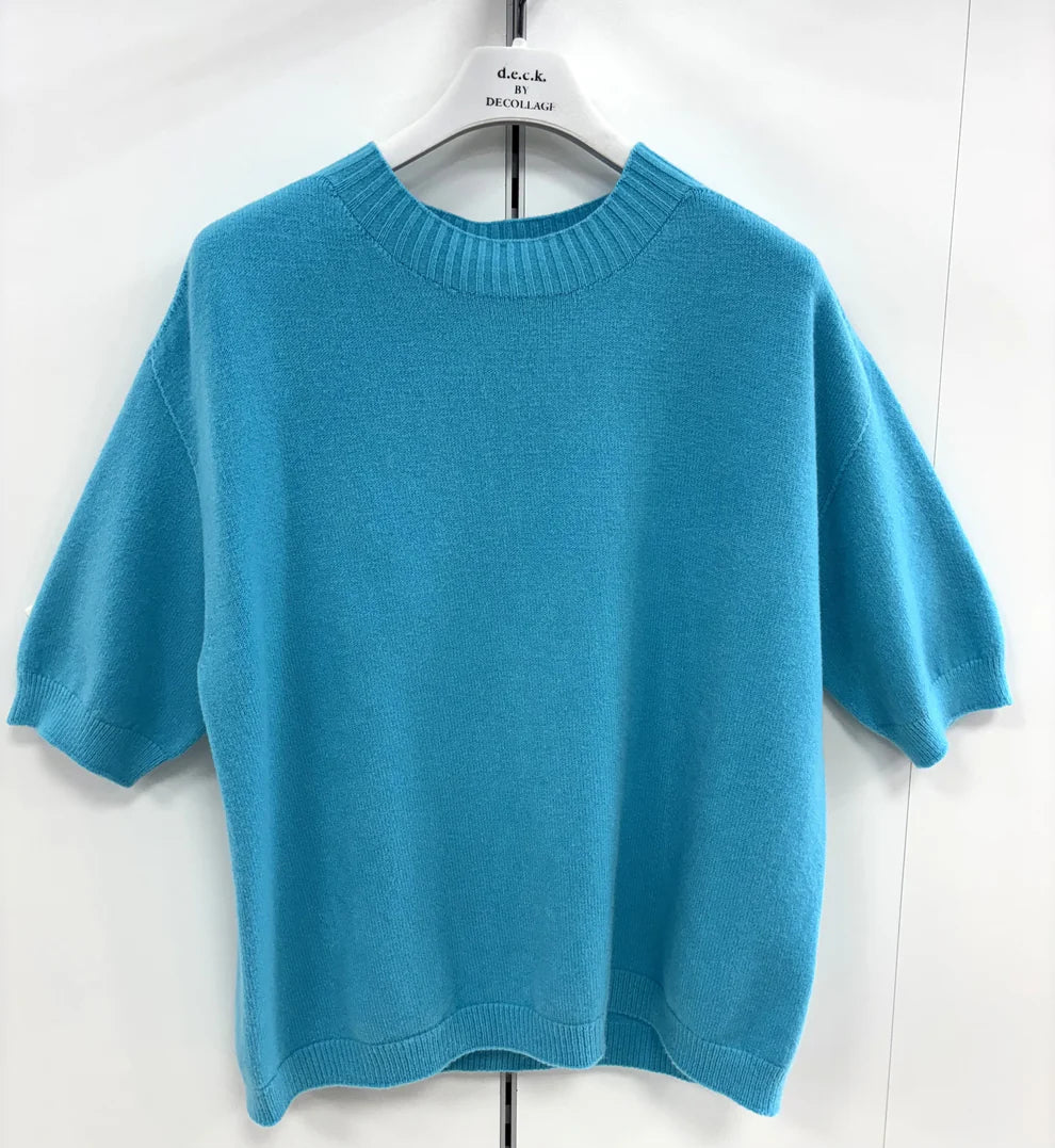 Short Sleeve Round Neck Knit by D.E.C.K