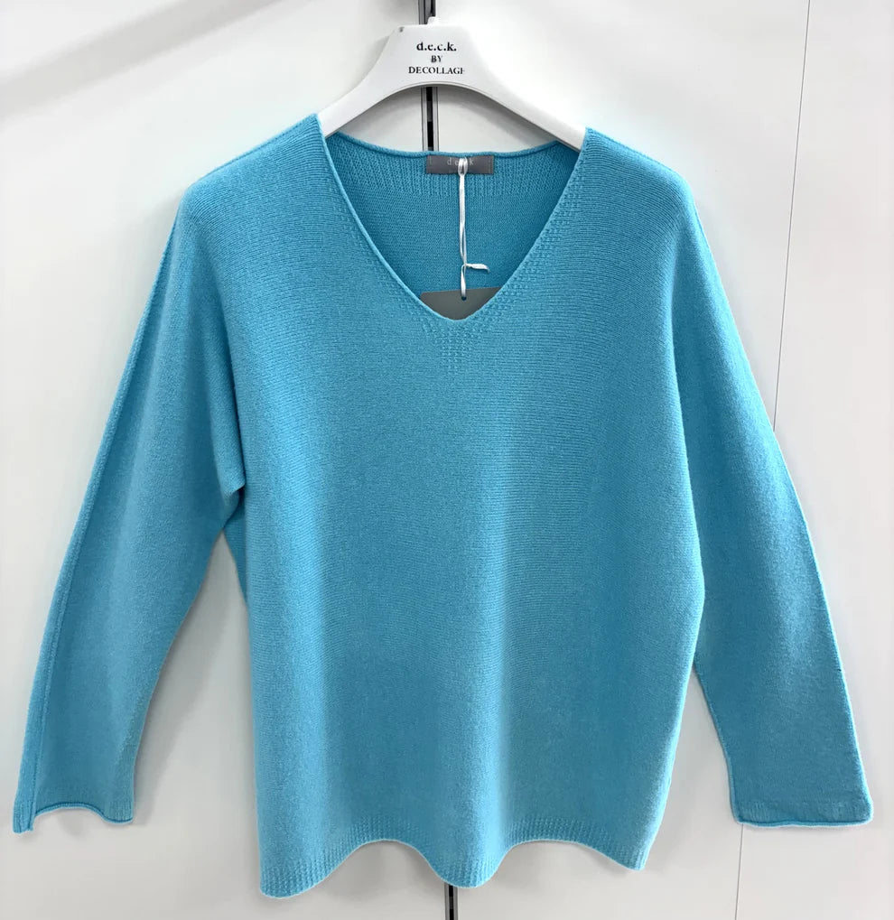 V Neck Knit by D.E.C.K