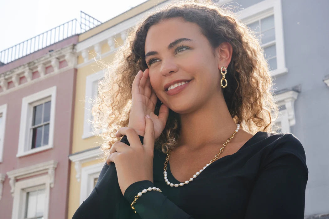 Gold Plated Bracelet with Freshwater Pearl and a Free Gift Box
